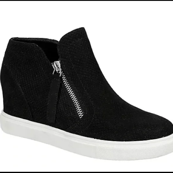 Madden Girl Women’s Penn Sneakers - Picture 1 of 3